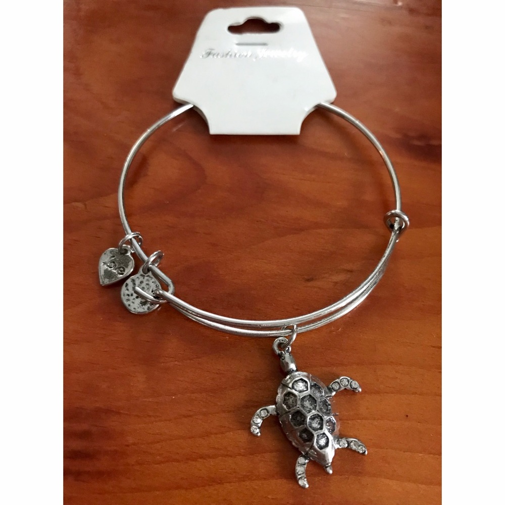 Turtle Rhinestone Bracelet 🐢